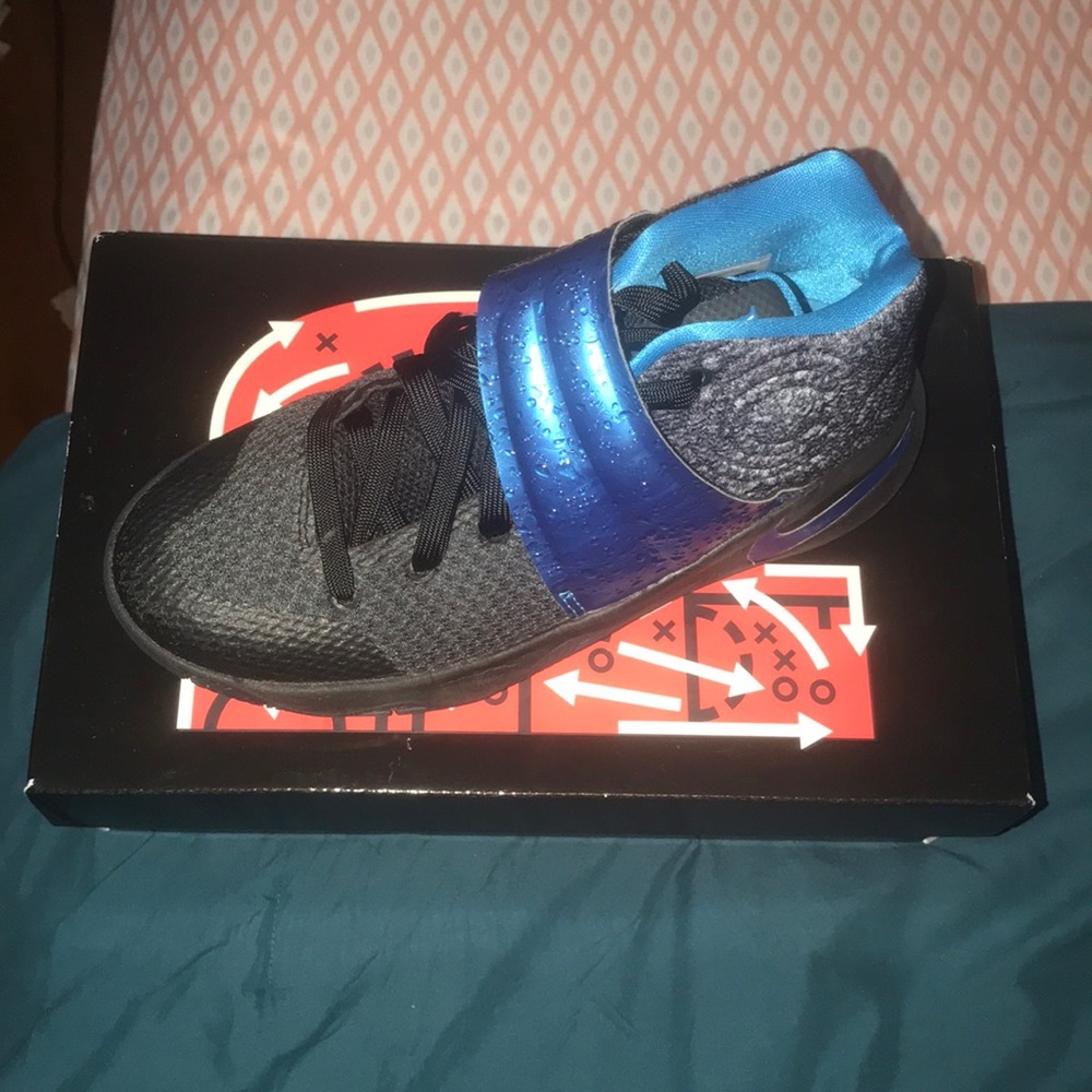 Kyrie Irving Basketball Shoes